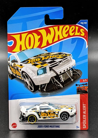 Hot Wheels Checkers 2005 Ford Mustang